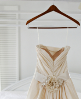 كيف تستطيعين حفظ فستان زفافك